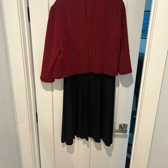 NWT North Style Women’s Size 16 Red and Black Dress with Jacket - Picture 9 of 10